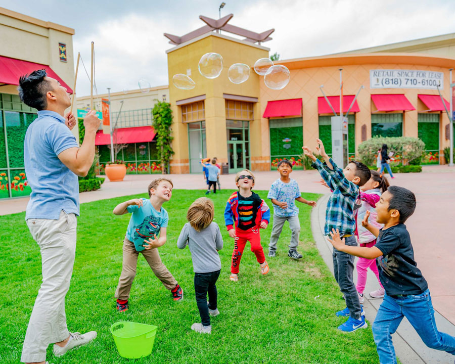 Kids Fun Zone – Bubbles, Bunnies & Balloons | Janss Marketplace